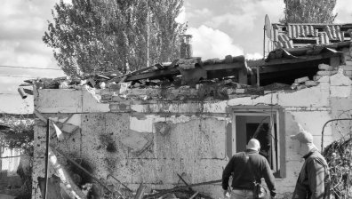 Властите в Запорожие: Русия изстреля 9 ракети С-300 по цивилни сгради, има загинал