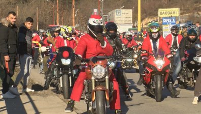 Стотици Дядоколедовци на мотори преминаха по улиците на Велико Търново