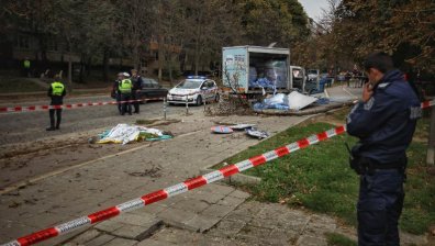Без следи от спирачен път: Камионът връхлетял момичето с висока скорост и я влачил с метри