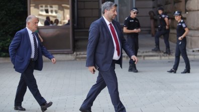ДБ при Радев: Ще преговаряме със същите 4 партии, както досега, ако получим мандата
