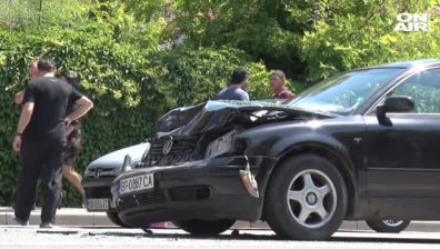 Абитуриентка пострада при катастрофа с 3 автомобила