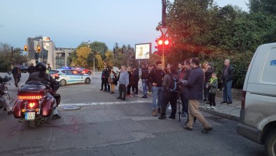 "Тук не е Москва!": Демонстранти се събраха на протест пред Руското посолство