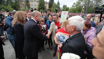 Забраненото шествие на "Безсмъртния полк" все пак се проведе