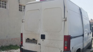 Задържаха бус с 41 нелегални мигранти на АМ "Тракия"