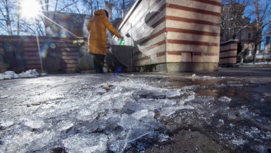 Времето се затопля леко след 25 януари, следва нова порция студ и валежи