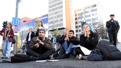 Белград остава под блокада заради протестите: "Хората губят надежда, нищо не се променя"