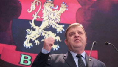 1400 години армията гарантира целостта на държавата, заяви Каракачанов
