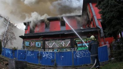 След пожара в София: Солена глоба за собственика на бившия театър "Ренесанс"