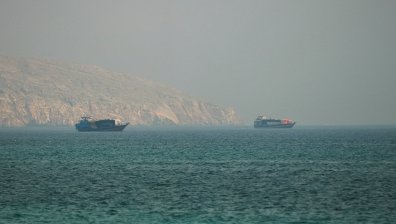 Корабоплаването в Ормузкия проток е блокирано заради сблъсъците между САЩ и Иран