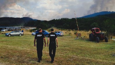 Пожарът край Михилци остави 15 души извън вилите им за нощта
