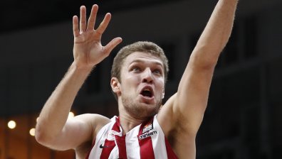 Блестящ Везенков с ключов принос за победа на "Олимпиакос" в Евролигата