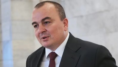 Абровски: Амбицията ни е да изплатим 30% авансово обвързаната подкрепа още в началото на есента