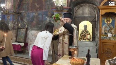 С молебен започна празничното шествие в Елин Пелин за 24 май