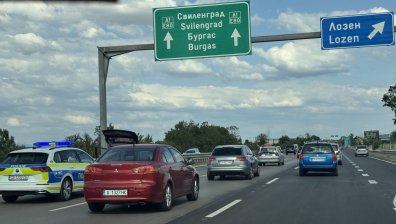 "Няма минаване от София към морето": Катастрофи затапиха и изхода към АМ "Тракия"