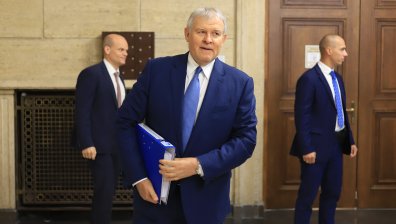 СДС се регистрира самостоятелно за вота, но ще се коалира с ГЕРБ в повечето общини
