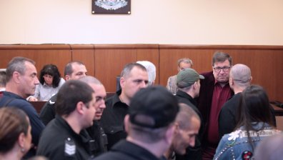 Липсата на един от подсъдимите провали старта на делото срещу Митьо Очите