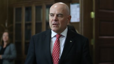 Пленумът на ВСС единодушен "за" второто искане за прекратяване на мандата на Гешев