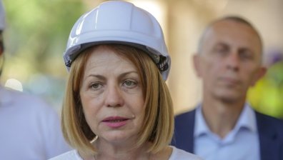 В последните си дни като кмет Фандъкова проверява изграждането на метрото
