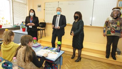 1535 лв. става най-ниската директорска заплата в училищата