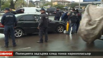 Задържаха криминално проявен след гонка с полицията в София