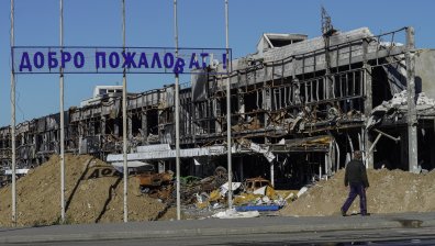 Русия насърчава колективната отбрана на Херсон, Украйна твърди: Изнасят пари и сървъри