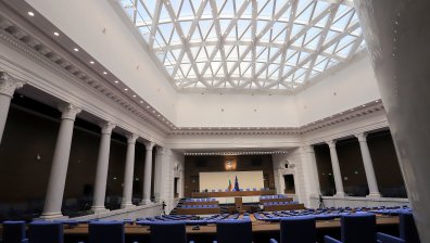 Новата зала в бившия Партиен дом - със стъклен покрив за 1 млн. лв.