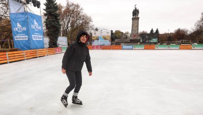 10 коледни базара и ледени пързалки забавляват столичани и гости на София