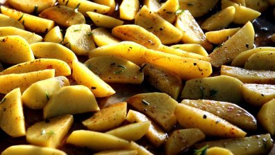 Ароматни печени картофи по гръцки