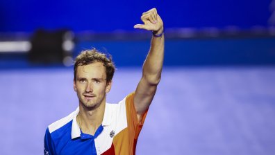 №1 в тениса Медведев премахна  руския флаг от Instragram профила си