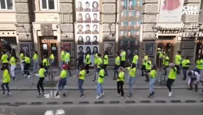Jerusalema: Студенти от НАТФИЗ танцуваха на улицата в подкрепа на лекарите