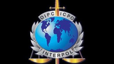 Интерпол издаде заповед за арест на Кадафи