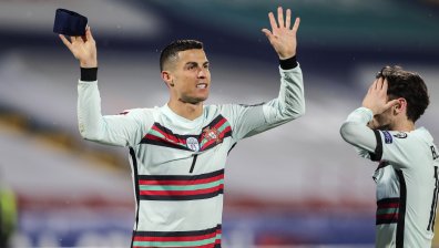 Капитанската лента на Роналдо събра 64 хил. евро на благотворителен търг