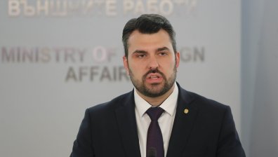 МВнР за обвиненията на Захарова: Лов на вещици, Русия забранява българския език