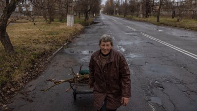 Няколко украинци са загинали след нови руски удари в Херсон