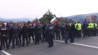 Симитли на протест: При готов път жители обикалят 20 км, за да стигнат до центъра