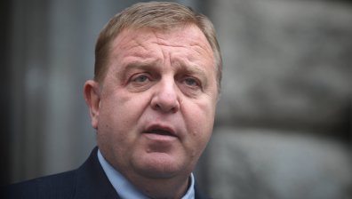 Официално: Каракачанов вече не е лидер на ВМРО, трима поеха ръководството на партията