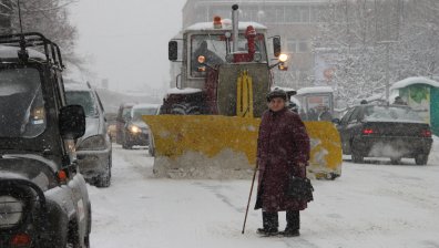 Общини бедстват без ток, във Велико Търново няма и парно