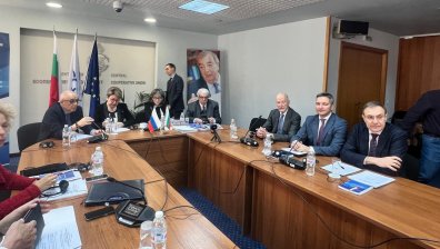 Критики към Борислав Гуцанов за сядането на една маса с Елеонора Митрофанова