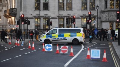 Трима загинали при атака с нож до метростанция в Лондон
