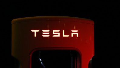 "Tesla" бележи рекорд по производство с над 80 000 автомобила