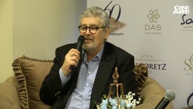 Оперират Стефан Данаилов, отменят негови постановки