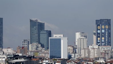 Скандал разтресе Турция - футболни звезди обвиняват управител на банка в измама за милиони