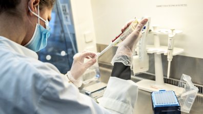 СЗО: Новият щам е по-заразен, но не причинява по-тежко протичане на Ковид-19
