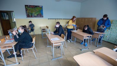 Родители искат дистанционно обучение: Децата са разпространители