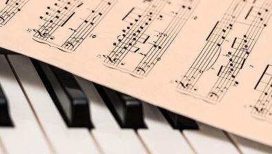 Изкуственият интелект си партнира неочаквано добре с музикантите