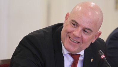 Гешев: Защо да си подам оставката, някой има ли логичен отговор?!