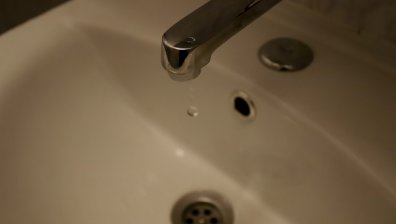 Голяма авария остави на сухо половин Дупница, водата тече по улиците