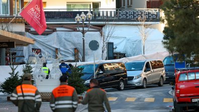 Танцуващ с бенгалски огън сервитьор предизвикал смъртоносния пожар в Швейцария? (ВИДЕО)