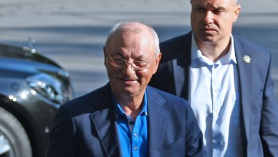 Доган: ДПС е на път да се превърне в платена партия. Пеевски ще съпредседателства с Чакъров