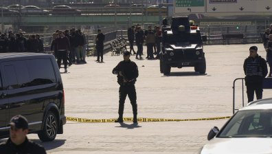 Шестима ранени при въоръжено нападение в Турция, двамата нападатели са ликвидирани
